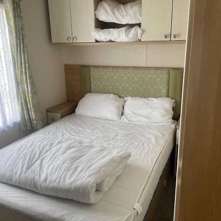 Stunning 3-Bed Caravan In Clacton-On-Sea Esterno foto
