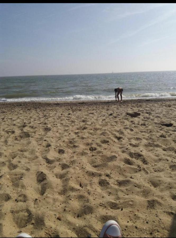 Stunning 3-Bed Caravan In Clacton-On-Sea Esterno foto