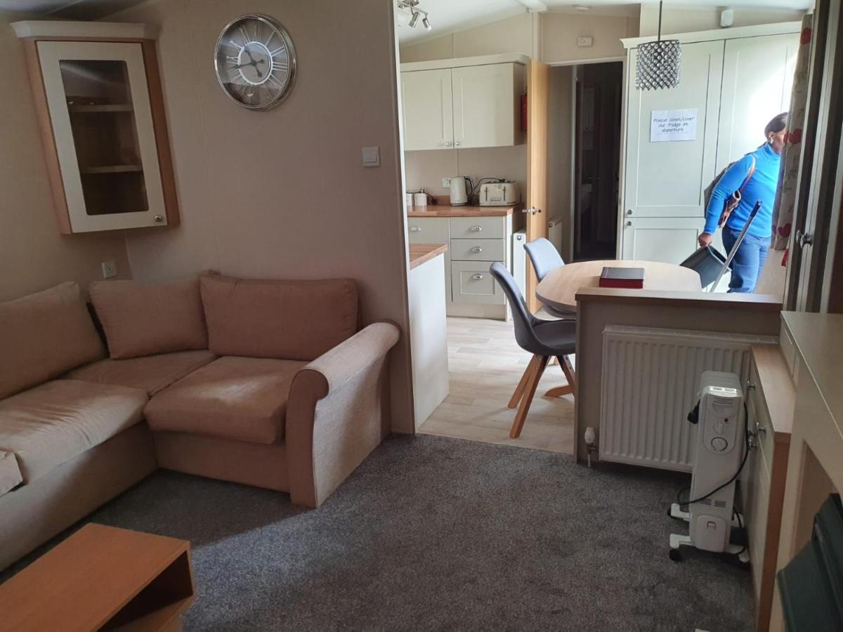 Stunning 3-Bed Caravan In Clacton-On-Sea Esterno foto
