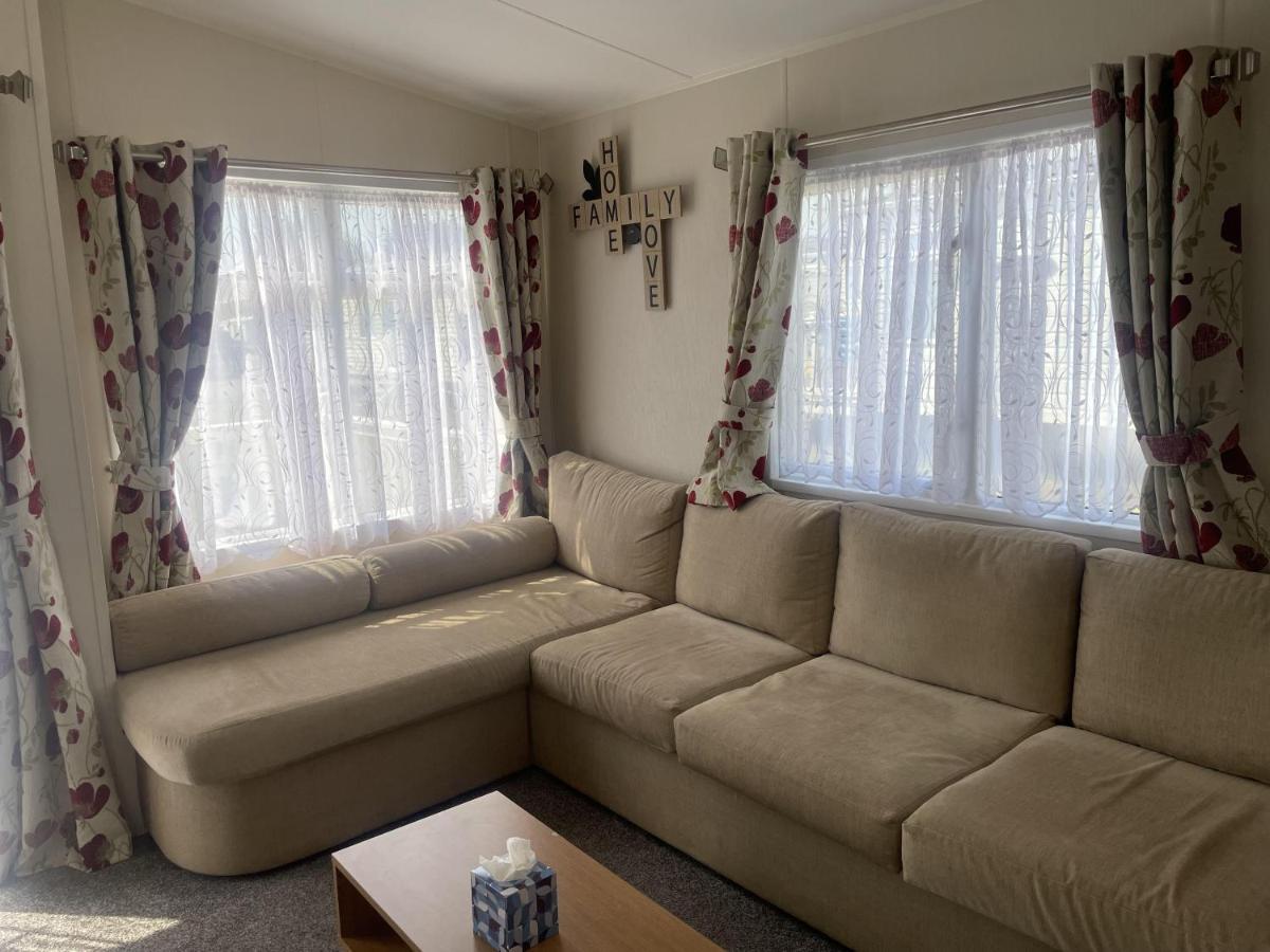 Stunning 3-Bed Caravan In Clacton-On-Sea Esterno foto