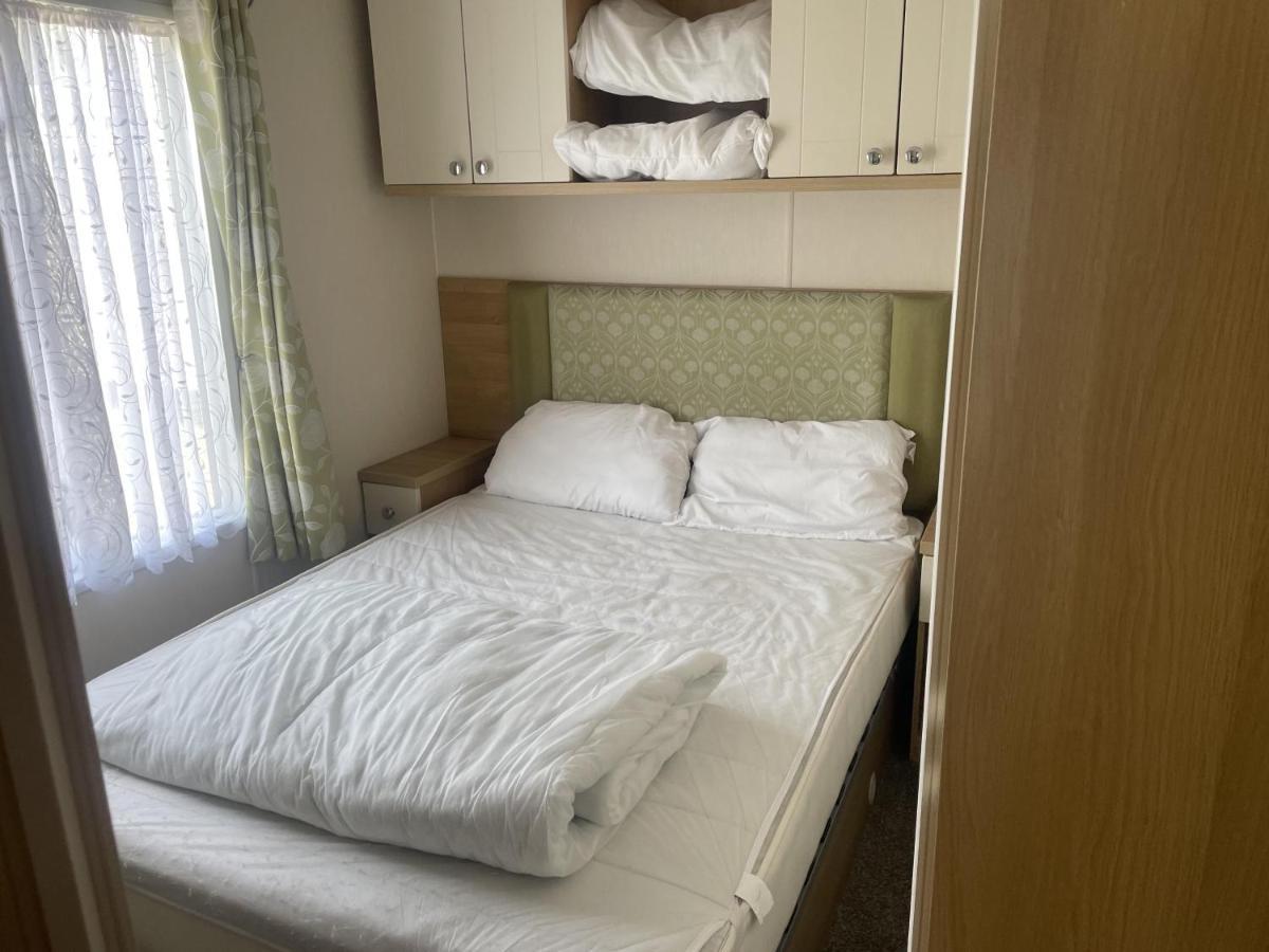 Stunning 3-Bed Caravan In Clacton-On-Sea Esterno foto